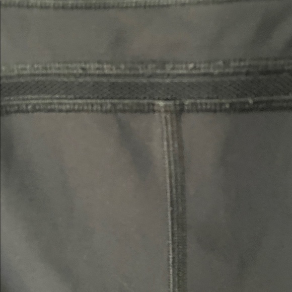Lululemon High-Waisted  mesh Leggings 25” - Picture 4 of 8